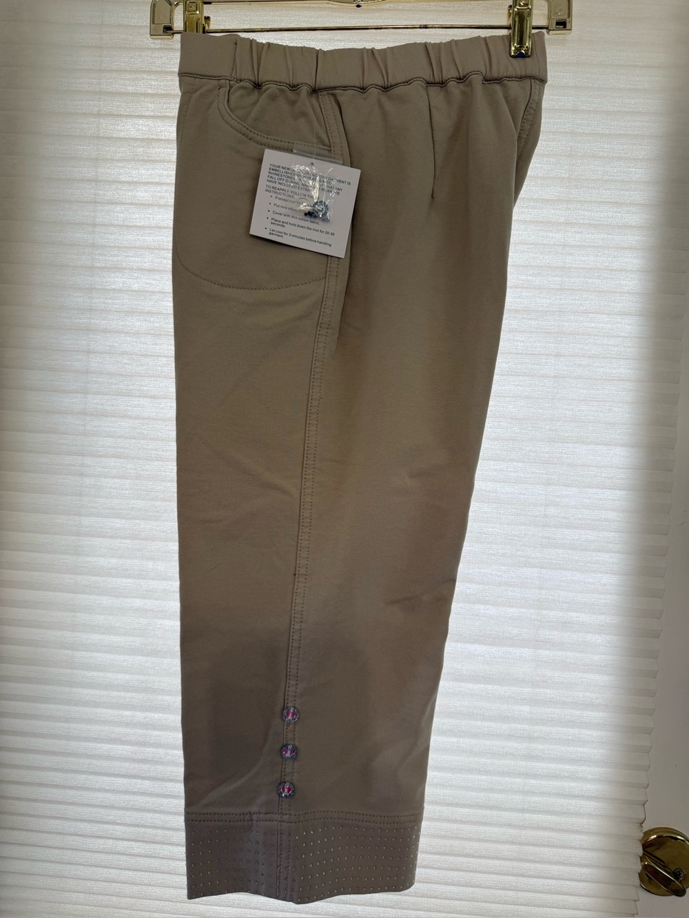 Bling Quacker Factory Sand Dream Jeannes Capris, Pedal Pushers, Skimmer-Stretch - Picture 5 of 16